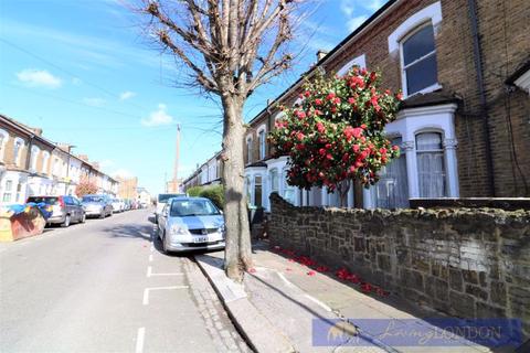 8 Newlyn Road, London, N17 6RX