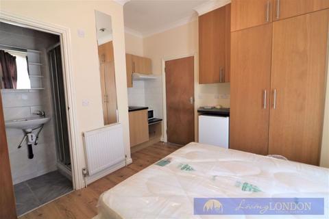 8 Newlyn Road, London, N17 6RX