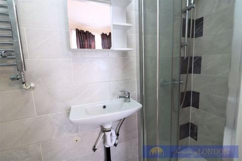 8 Newlyn Road, London, N17 6RX