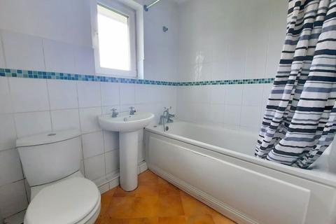 421 Staines Road, Feltham, TW14 9HA
