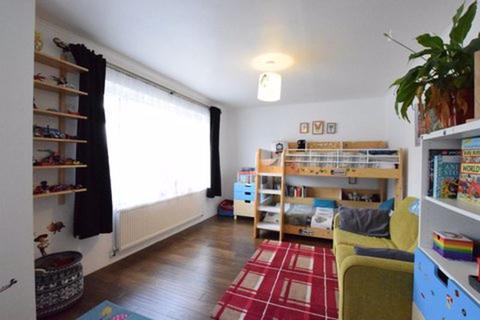 1 Howe Road, Hemel Hempstead, HP3 9JN