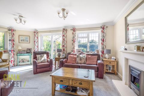 2a Rayburn Road, Hornchurch, RM11 3AP