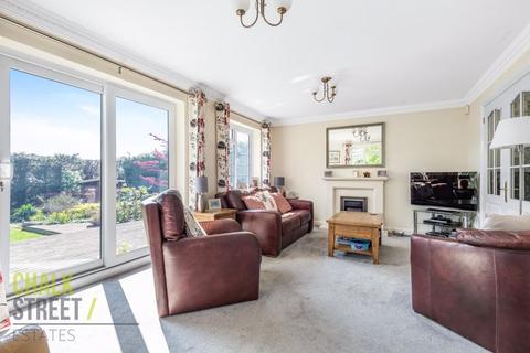 2a Rayburn Road, Hornchurch, RM11 3AP