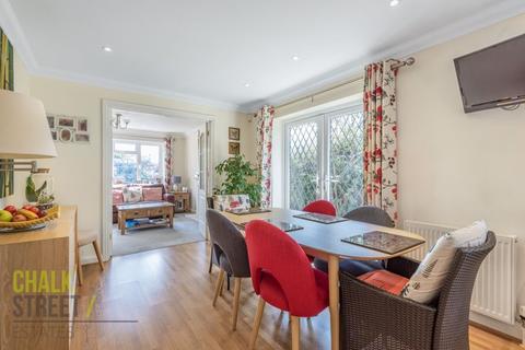 2a Rayburn Road, Hornchurch, RM11 3AP