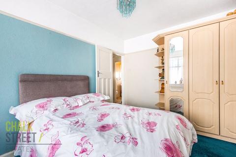 17 Playfield Avenue, Romford, RM5 3LD