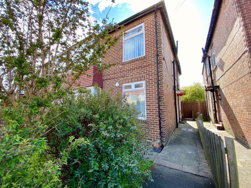 Balkwell Avenue, North Shields 2 bed flat £59,950