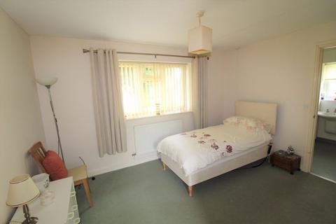 32 Heol Orsaf, Johnstown, Wrexham, LL14 2TN