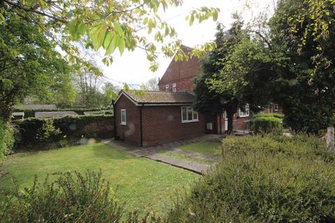 32 Heol Orsaf, Johnstown, Wrexham, LL14 2TN