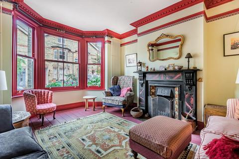 31 Artillery Road, Guildford, GU1 4NW