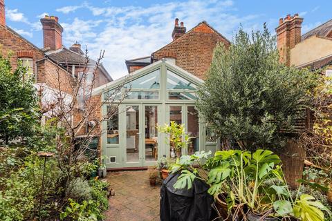 31 Artillery Road, Guildford, GU1 4NW