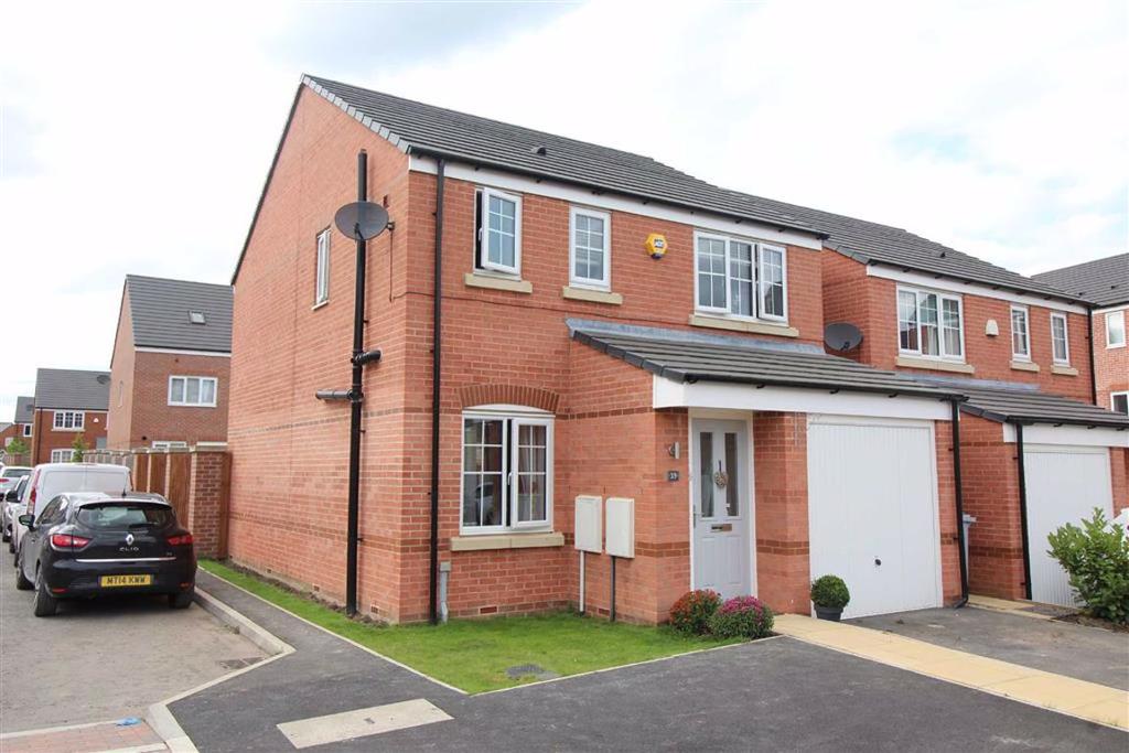 Storey Road, Disley, Stockport, Cheshire 3 bed detached house £1,100