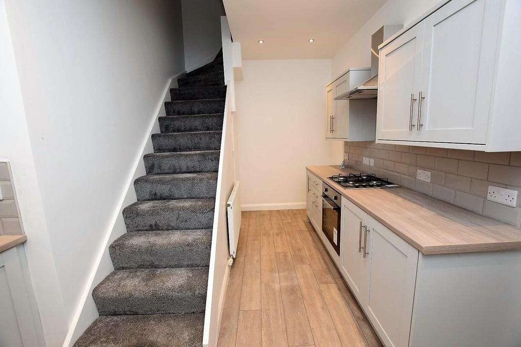 East Bank, Barrowford 2 bed cottage £595 pcm (£137 pw)