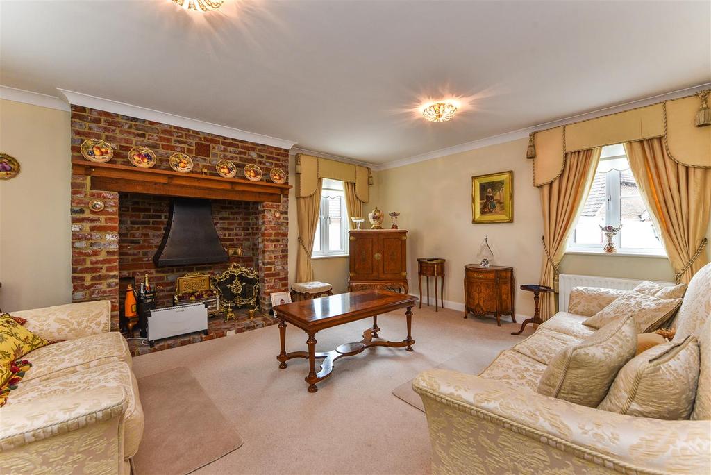 Abbotts Close, Boxgrove, Chichester 4 bed detached house £525,000