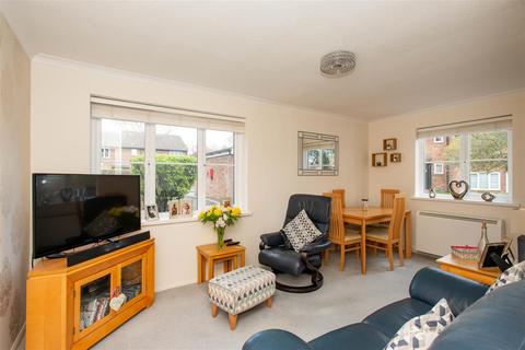 52 Badgers Copse, Orpington, BR6 0XB