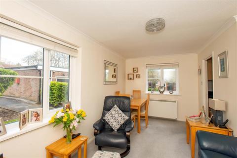 52 Badgers Copse, Orpington, BR6 0XB