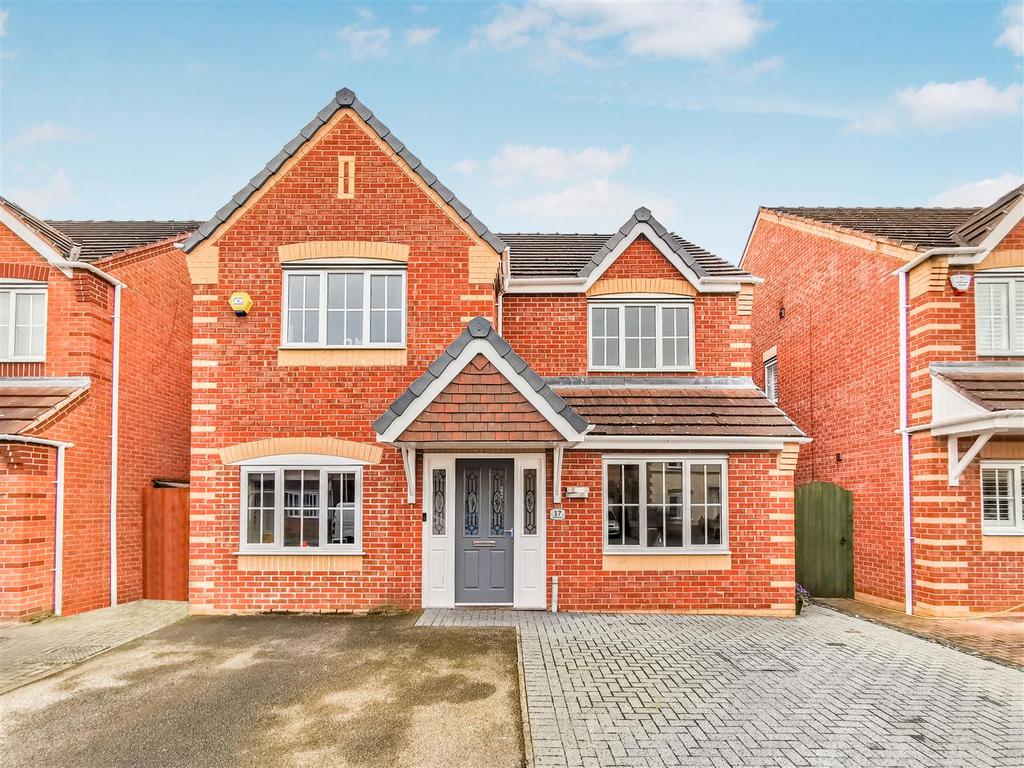 Kyle Road, Hilton, Derby 4 bed detached house £325,000