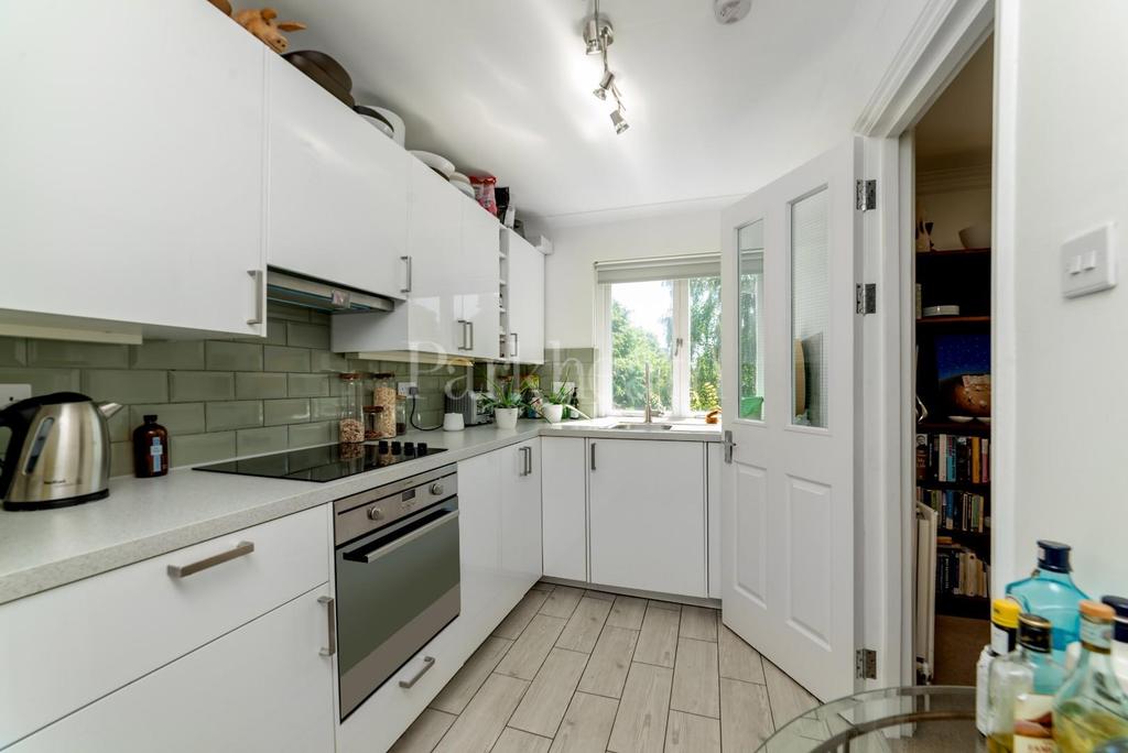 Flat 6 Egan Lodge 143 Haverstock Hill-5.jpg