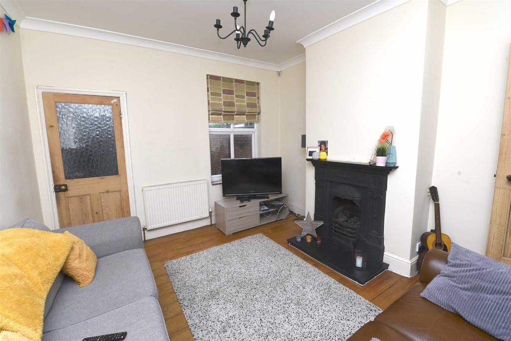 Hampton Court Road, Harborne, Birmingham 2 bed terraced house £249,950