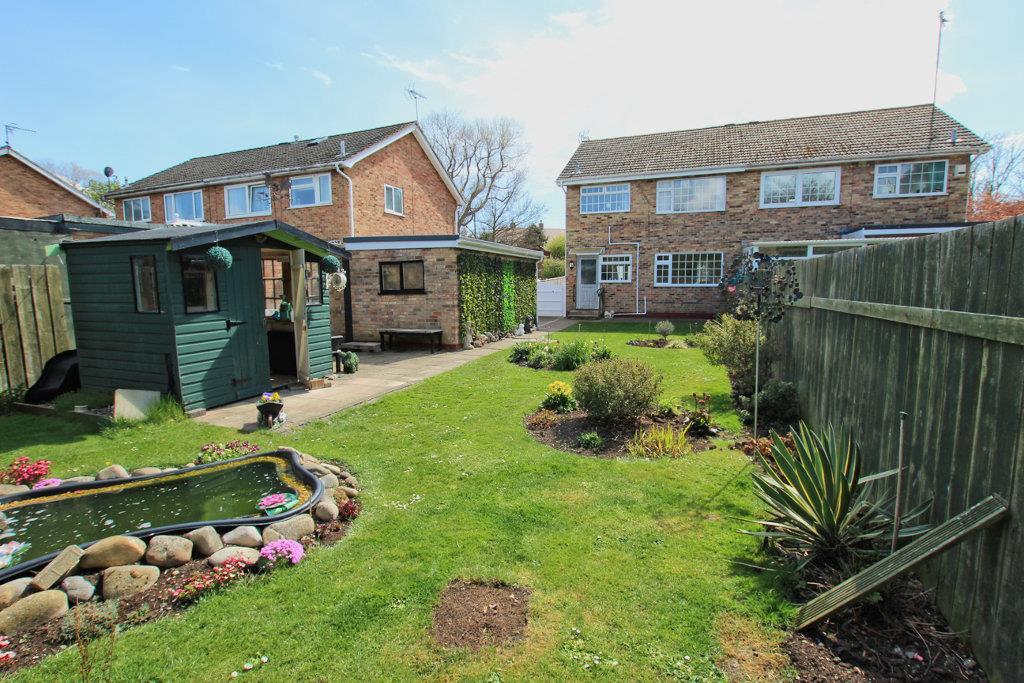 Burton Lane, Hornsea 3 bed semidetached house £175,000