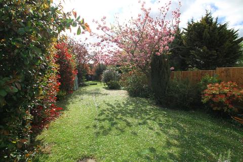 20 Arundel Gardens, Westcliff-on-sea, SS0 0BJ