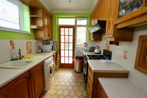 20 Arundel Gardens, Westcliff-on-sea, SS0 0BJ