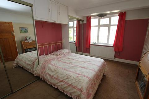 20 Arundel Gardens, Westcliff-on-sea, SS0 0BJ