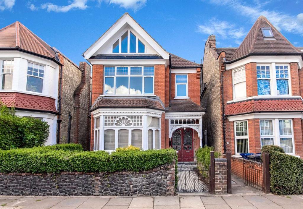 Princes Avenue, Finchley, London, N3 2 bed flat £450,000