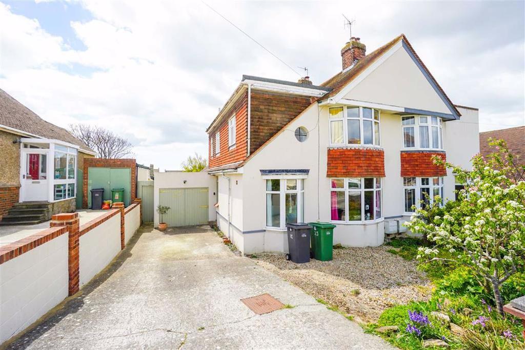Essenden Road, St. Leonardsonsea, East Sussex 4 bed semidetached house £420,000