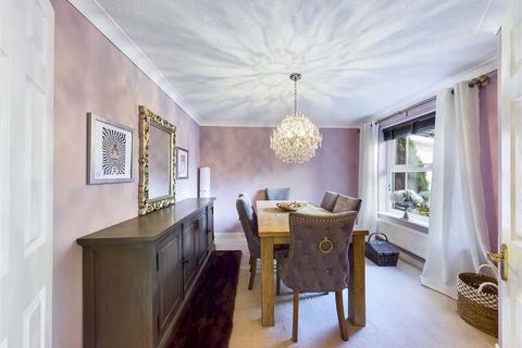 14 Angelica Way, Abbeymead, Gloucester, GL4 5WJ
