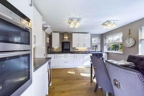 14 Angelica Way, Abbeymead, Gloucester, GL4 5WJ
