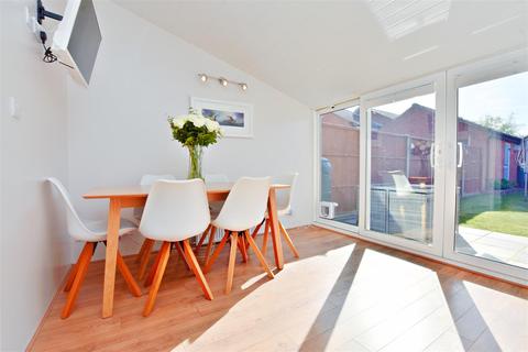 52 Berkeley Close, Abbots Langley, WD5 0XD