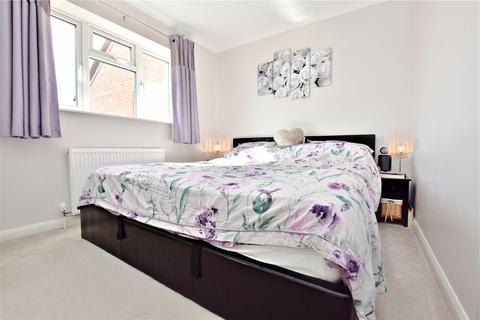 52 Berkeley Close, Abbots Langley, WD5 0XD