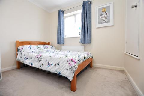 52 Berkeley Close, Abbots Langley, WD5 0XD