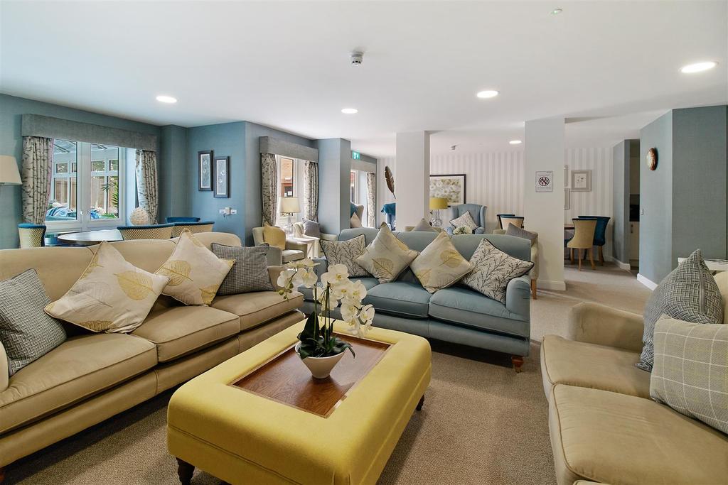 Carpenter Court communal lounge.jpg