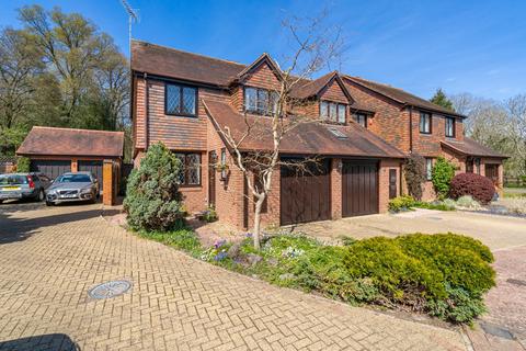 8 Coppice Way, Hedgerley, Slough, SL2 3YL