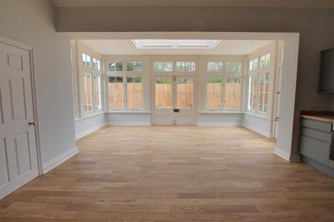 Flat H, Eastleigh House Bartons Road, Havant, PO9 5NA