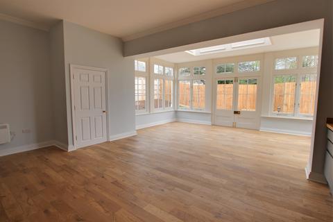 Flat H, Eastleigh House Bartons Road, Havant, PO9 5NA
