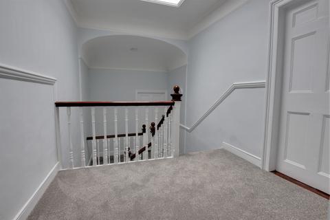 Flat H, Eastleigh House Bartons Road, Havant, PO9 5NA