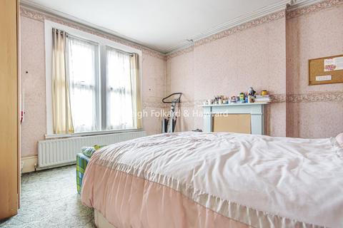 16 Westdown Road, London, SE6 4RL