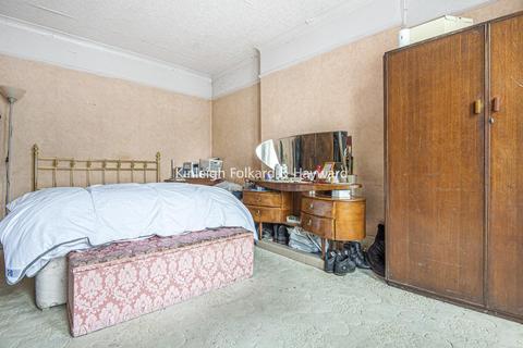 16 Westdown Road, London, SE6 4RL