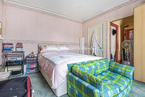 16 Westdown Road, London, SE6 4RL