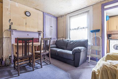 16 Westdown Road, London, SE6 4RL