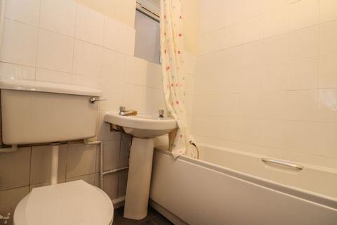2 bedroom flat to rent, Broadlands road, Southampton SO17