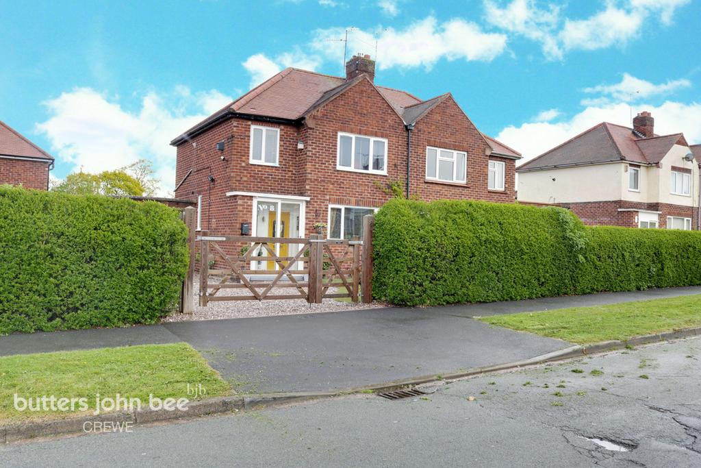 Aldersey Road, Crewe 2 bed semidetached house £160,000