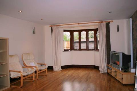 44 Jade Close, London, E16 3TY