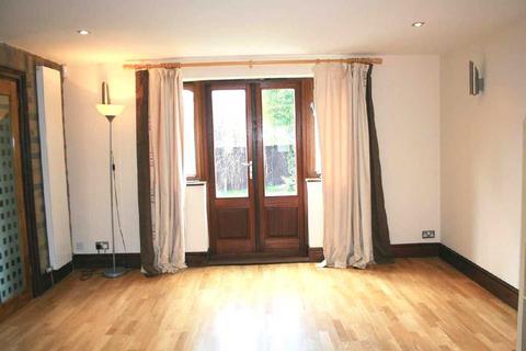 44 Jade Close, London, E16 3TY