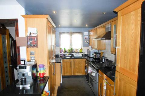 44 Jade Close, London, E16 3TY