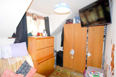 44 Jade Close, London, E16 3TY