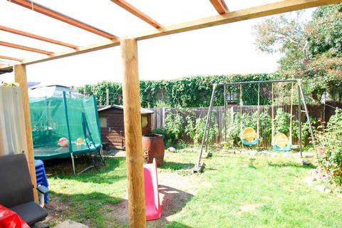 44 Jade Close, London, E16 3TY