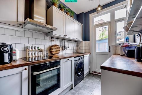 undefined, Belsize Avenue, London, N13